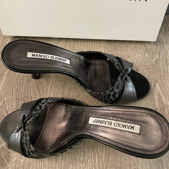 Manolo Blahnik Tailo Sandals - Picture 8 of 8